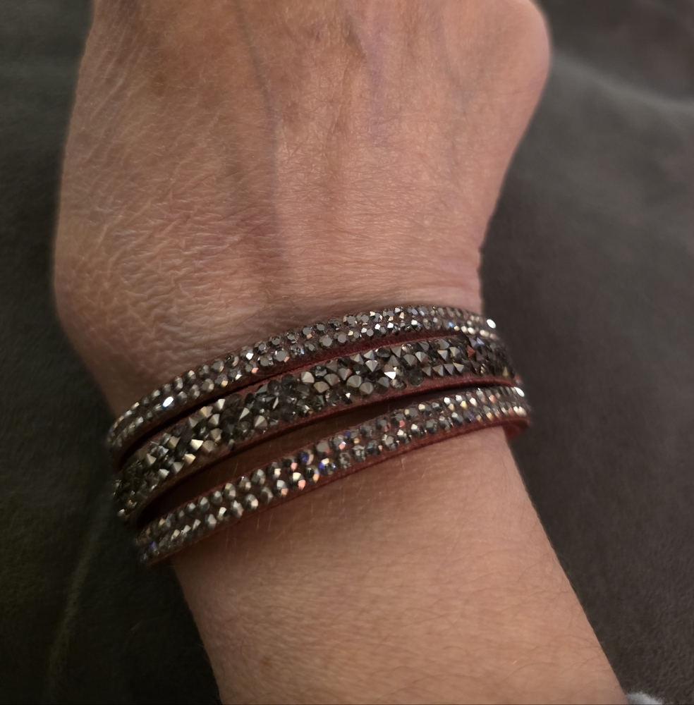 Elegant Red and Black Stones Women's Bracelet Cuff